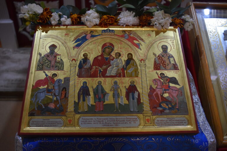 В наш храм со Святой Горы прибыла икона «В скорбех и печалех Утешение»